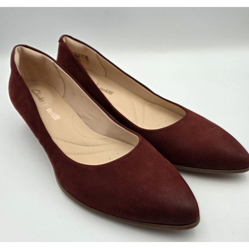 Clarks Cushion Soft Burgundy Suede Kitten Heel Pumps Women's US 6.5 M
